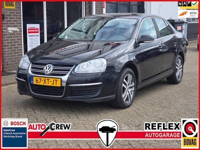Zwart Gebruikt 2007 VW Jetta Comfortline Sedan | € 2.350 (Eerlijke prijs) - Afbeelding 1/4