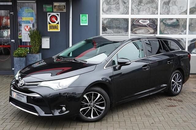 Occasion Toyota Avensis Skyview Edition 147 PK (108 kW) 2018 Zwart (metallic) Stationwagen
