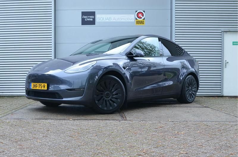 Grijs Gebruikt 2023 Tesla Model Y Long Range AWD SUV | € 38.999 (Eerlijke prijs) - Afbeelding 1/4