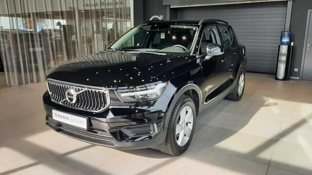 Zwart Gebruikt 2021 Volvo XC40 Momentum SUV | € 25.900 (Super prijs) - Afbeelding 1/4