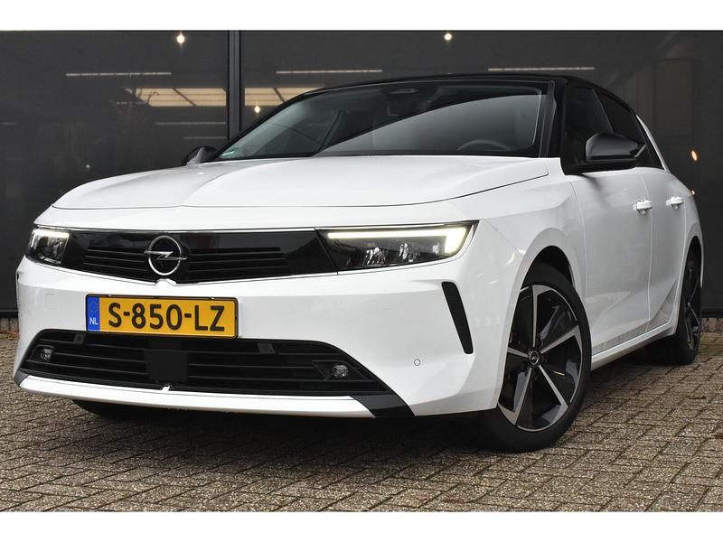 Wit Gebruikt 2023 Opel Astra Elegance Hatchback | € 20.900 (Eerlijke prijs) - Afbeelding 1/4