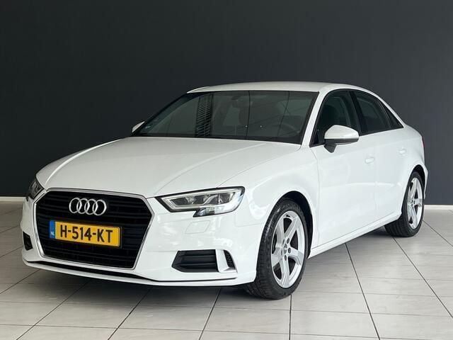 Wit Gebruikt 2020 Audi A3 Sport Sedan | € 19.644 (Super prijs) - Afbeelding 1/4
