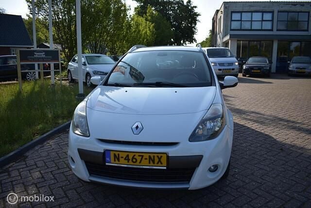 Occasion Renault Clio II Dynamique 75 PK (55 kW) 2009 Wit Hatchback