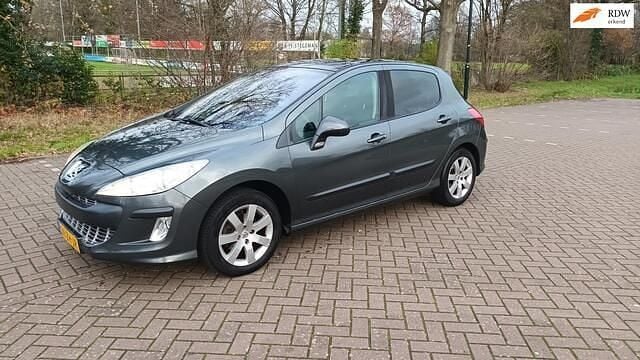 Grijs (metallic) Gebruikt 2008 Peugeot 308 Hatchback | € 1.499 (Goede deal) - Afbeelding 1/4