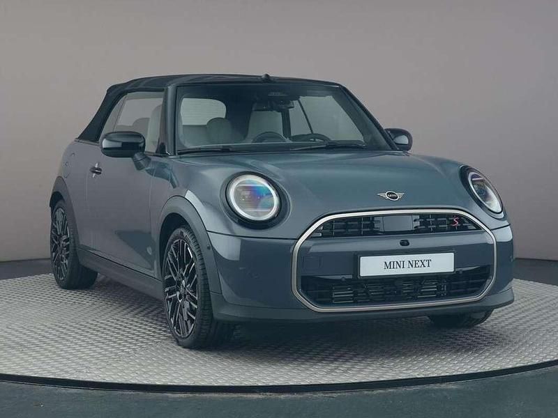 Nieuw Mini Cooper S Cabriolet Favoured 204 PK (150 kW) 2025 Grijs Cabriolet