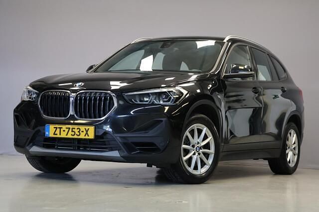Zwart Gebruikt 2019 BMW X1 Executive SUV | € 19.995 (Goede deal) - Afbeelding 1/4
