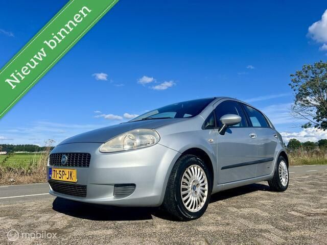 Grijs Occasion 2006 Fiat Punto Classica Hatchback | € 1.995 (Iets duurder) - Afbeelding 1/4