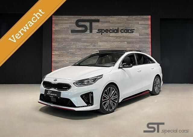 Wit (parellak) Gebruikt 2020 Kia ProCeed Hatchback | € 26.450 (Eerlijke prijs) - Afbeelding 1/4
