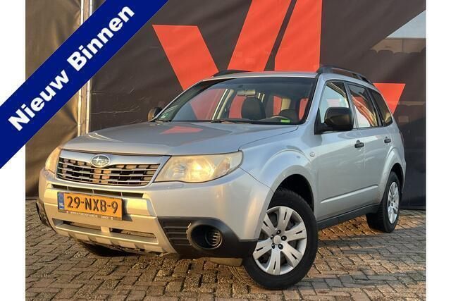 Grijs, metallic lak Gebruikt 2011 Subaru Forester SUV | € 4.448 - Afbeelding 1/4