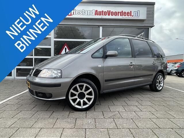 Grijs Gebruikt 2006 Seat Alhambra Reference MPV | € 4.449 - Afbeelding 1/4