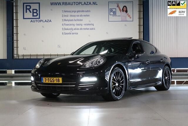 Zwart Gebruikt 2013 Porsche Panamera Platinum Edition Sedan | € 23.750 - Afbeelding 1/4