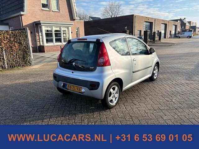 Occasion Peugeot 107 Urban Move 68 PK (50 kW) 2008 Grijs Hatchback