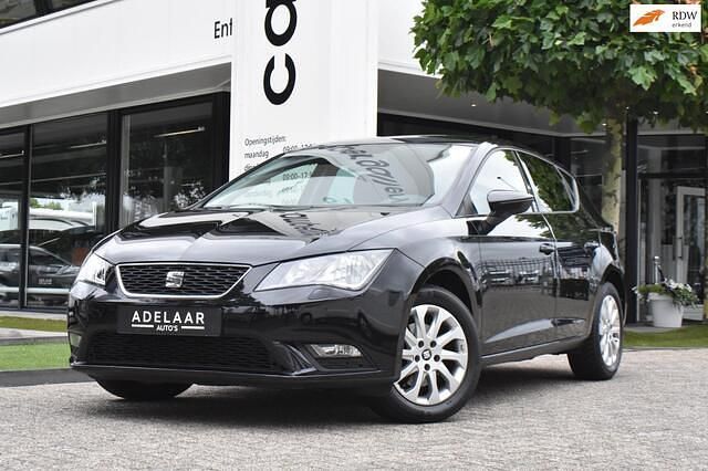 Zwart, metallic lak Gebruikt 2013 Seat Leon Style Hatchback | € 7.350 (Eerlijke prijs) - Afbeelding 1/4