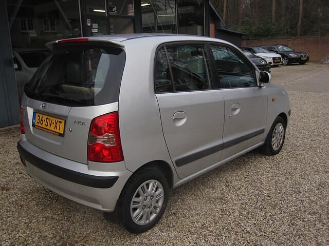Occasion Hyundai Atos Dynamiq 63 PK (46 kW) 2006 Grijs (metallic) Hatchback