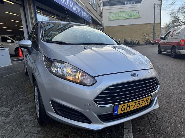 Occasion Ford Fiesta Style 67 PK (49 kW) 2015 Grijs Hatchback