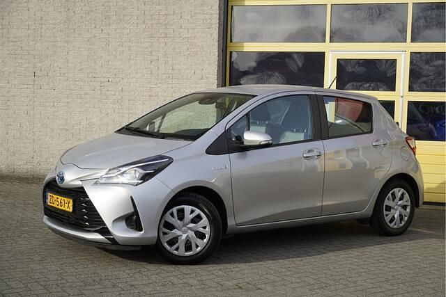 Occasion Toyota Yaris Active 61 PK (44 kW) 2019 Grijs Hatchback