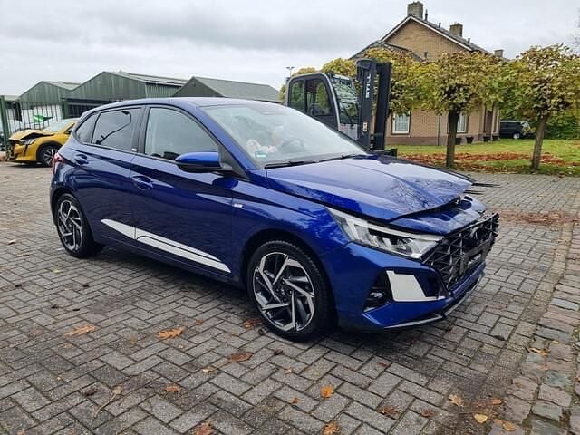 Blauw (metallic) Gebruikt 2020 Hyundai i20 Comfort Hatchback | € 4.950 - Afbeelding 1/4