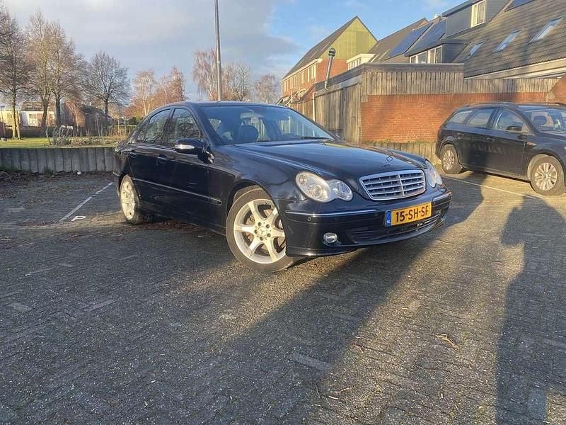 Gebruikt 2005 Mercedes C230 Avantgarde Sedan | € 7.900 (Duur) - Afbeelding 1/4