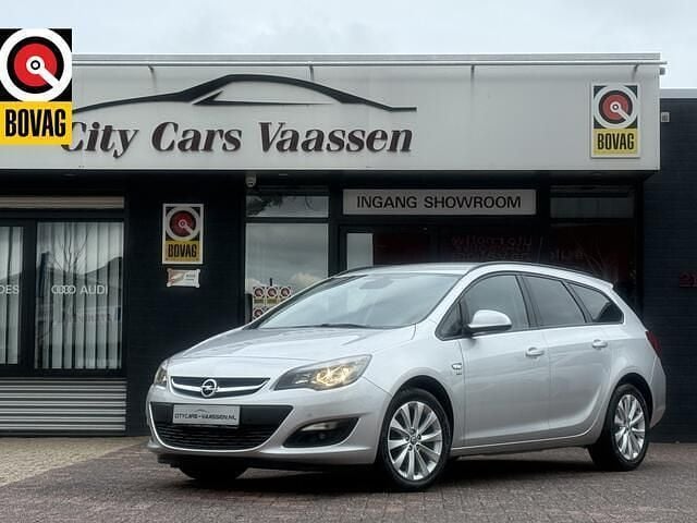 Grijs Gebruikt 2014 Opel Astra Edition Stationwagen | € 7.999 (Eerlijke prijs) - Afbeelding 1/4