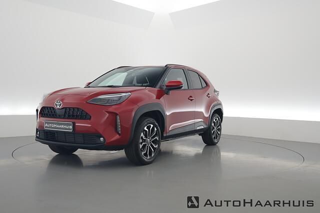 Rood Nieuw 2025 Toyota Yaris Cross SUV | € 33.750 (Eerlijke prijs) - Afbeelding 1/3