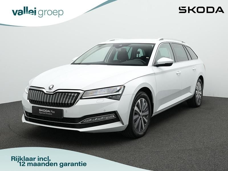 Wit Gebruikt 2024 Skoda Superb Style Stationwagen | € 32.900 (Super prijs) - Afbeelding 1/4