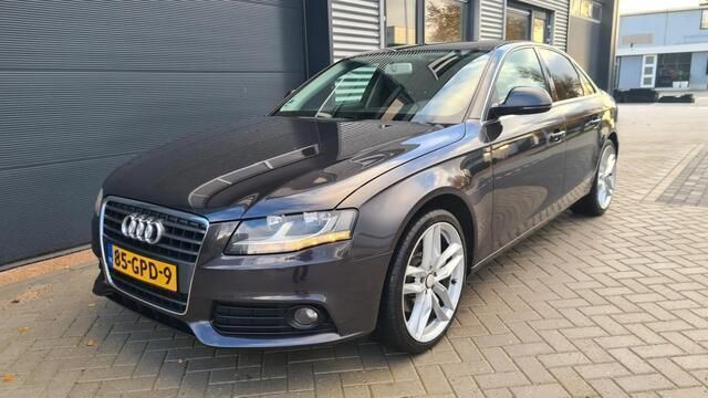 Grijs Gebruikt 2008 Audi A4 Business Sedan | € 3.950 (Eerlijke prijs) - Afbeelding 1/4