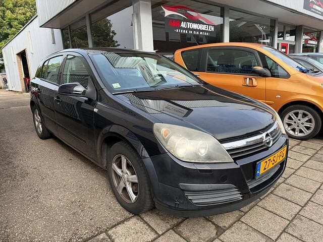 Zwart Gebruikt 2006 Opel Astra Edition Hatchback | € 899 (Goede deal) - Afbeelding 1/4
