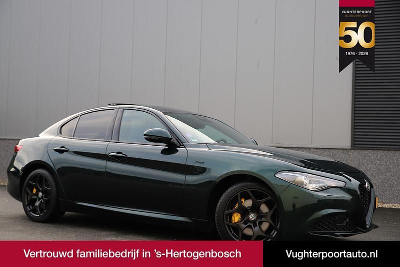Groen Occasion 2021 Alfa Romeo Giulia Veloce Sedan | € 33.445 (Iets duurder) - Afbeelding 1/4