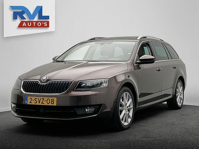 Bruin Occasion 2013 Skoda Octavia Elegance Stationwagen | € 8.445 (Eerlijke prijs) - Afbeelding 1/4