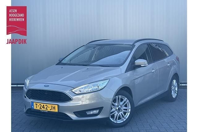 Grijs Gebruikt 2015 Ford Focus Trend Stationwagen | € 7.444 (Goede deal) - Afbeelding 1/4