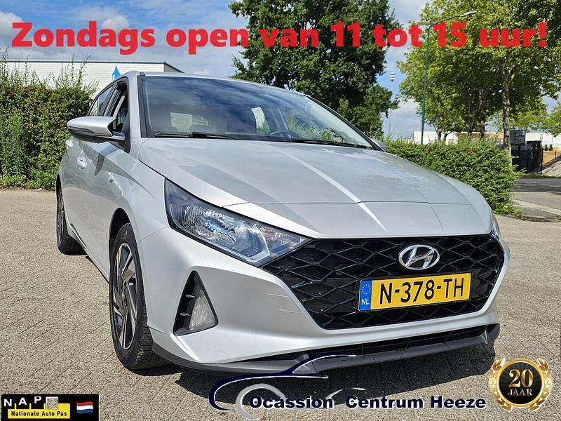 Grijs Gebruikt 2021 Hyundai i20 Comfort Hatchback | € 15.399 (Eerlijke prijs) - Afbeelding 1/4