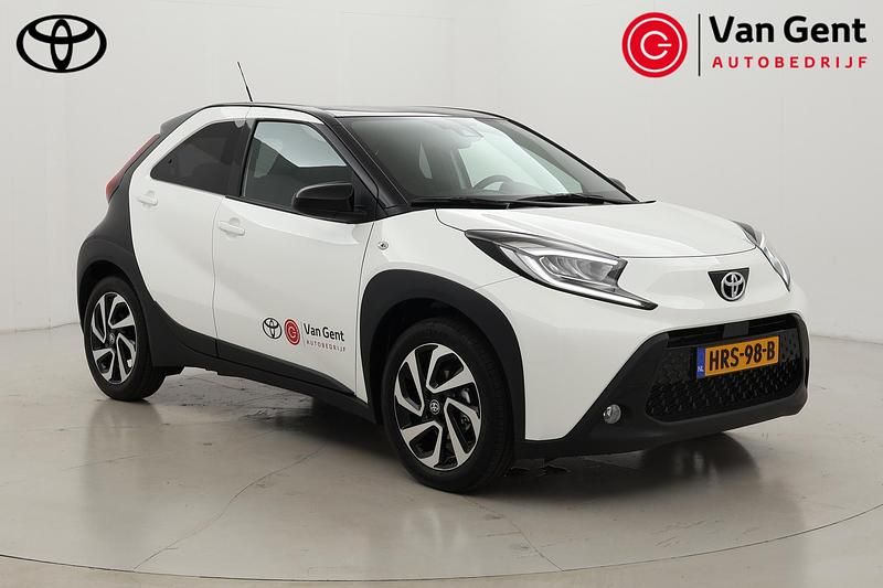 Wit Nieuw 2025 Toyota Aygo X Pulse SUV | € 22.499 - Afbeelding 1/4
