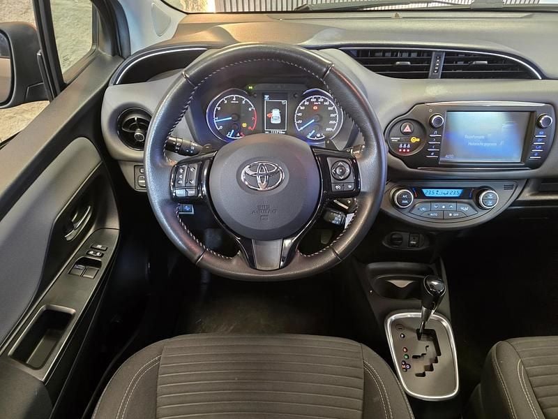 Occasion Toyota Yaris Active 112 PK (82 kW) 2019 Grijs Hatchback