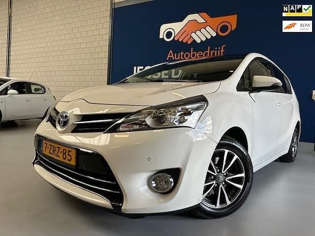 Wit, metallic lak Gebruikt 2013 Toyota Verso MPV | € 11.750 (Eerlijke prijs) - Afbeelding 1/4