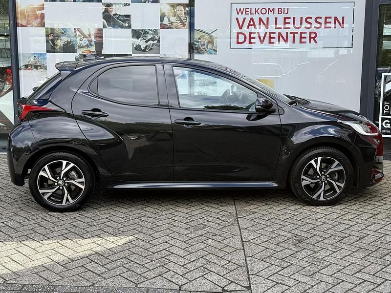 Occasion Toyota Yaris Hybrid Edition 116 PK (85 kW) 2024 Zwart, metallic lak Hatchback