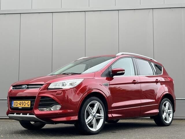 Rood Gebruikt 2016 Ford Kuga Titanium SUV | € 12.950 (Super prijs) - Afbeelding 1/4