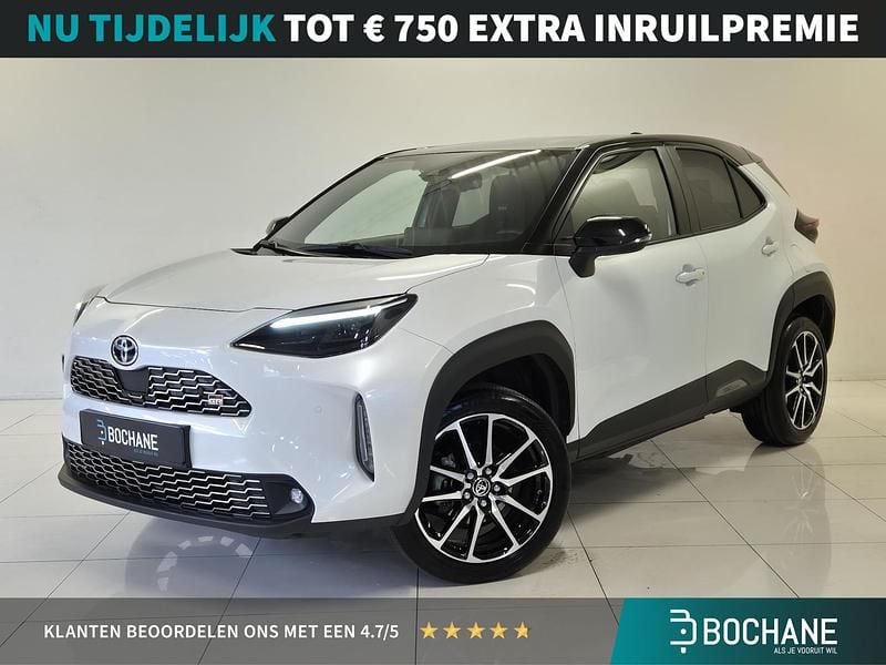 Wit Gebruikt 2023 Toyota Yaris Cross Sport SUV | € 29.545 (Iets duurder) - Afbeelding 1/4