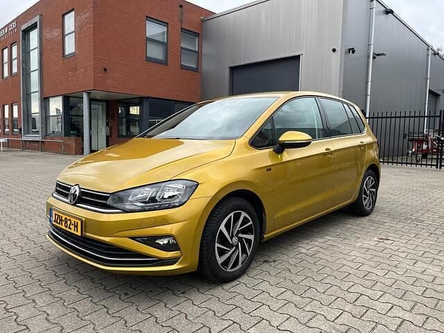 Occasion VW Golf Sportsvan Highline 116 PK (85 kW) 2019 Geel (metallic) MPV