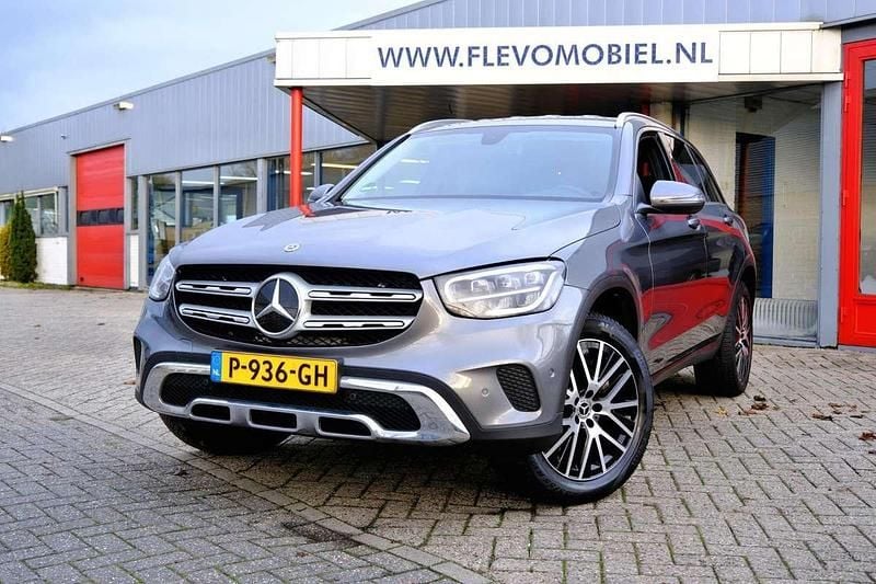 Grijs Gebruikt 2022 Mercedes GLC300 Business SUV | € 38.950 (Super prijs) - Afbeelding 1/4
