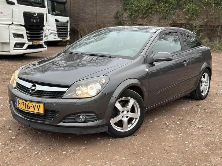 Occasion 2009 Opel Astra GTC Edition | € 2.350 (Super prijs) - Afbeelding 1/4