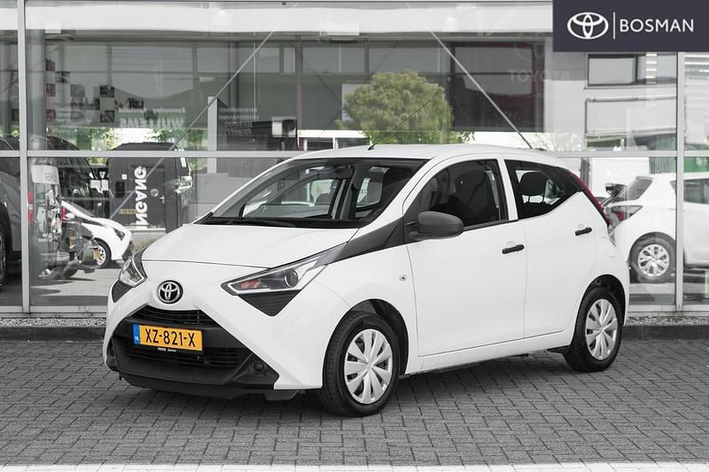 Wit Gebruikt 2019 Toyota Aygo Hatchback | € 10.549 (Eerlijke prijs) - Afbeelding 1/4
