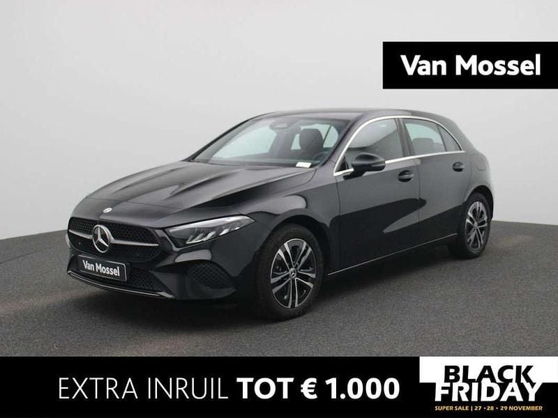 Zwart Gebruikt 2023 Mercedes A250 Business Hatchback | € 30.900 (Super prijs) - Afbeelding 1/4