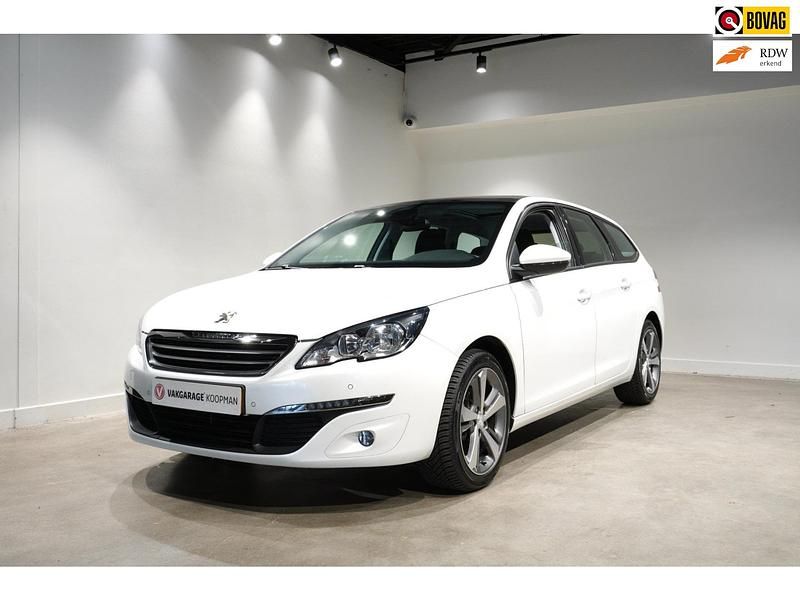 Wit Gebruikt 2015 Peugeot 308 Allure Hatchback | € 8.995 (Iets duurder) - Afbeelding 1/4
