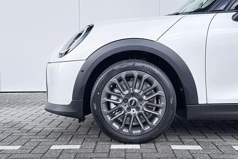 Occasion Mini Cooper Classic 114 kW (156 PK) 2026 Midnight black ii (c4r) Hatchback