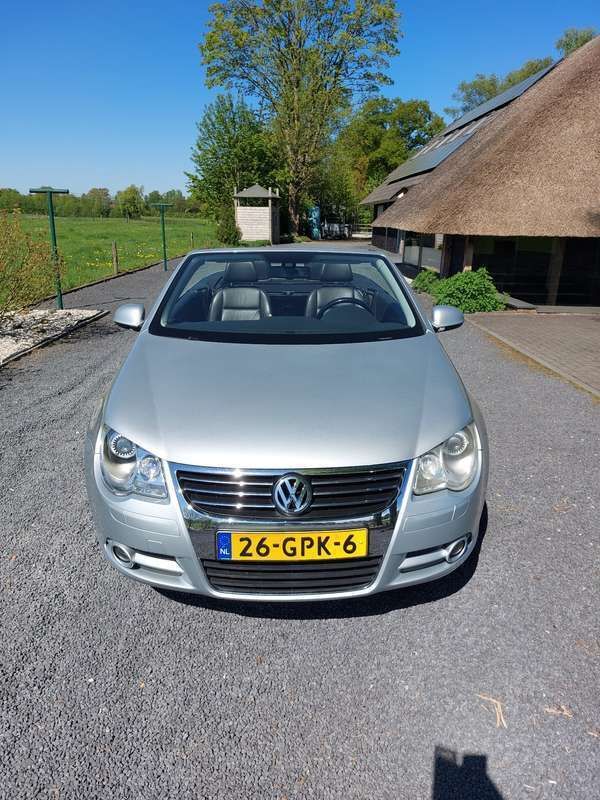 Zilver Gebruikt 2008 VW Eos Cabriolet | € 3.850 (Goede deal) - Afbeelding 1/4