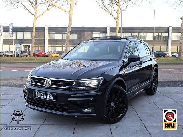 Zwart Occasion 2020 VW Tiguan R-line SUV | € 36.950 (Super prijs) - Afbeelding 1/4