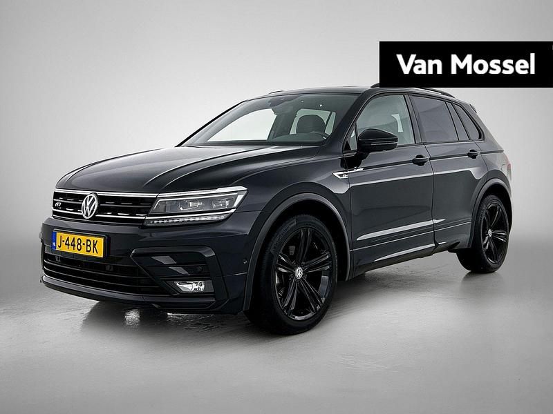Zwart Gebruikt 2020 VW Tiguan Highline SUV | € 34.400 (Iets duurder) - Afbeelding 1/4