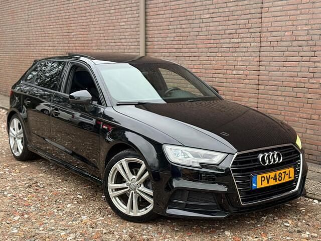 Occasion Audi A3 Sportback S-Line 116 PK (85 kW) 2017 Zwart (metallic) Hatchback