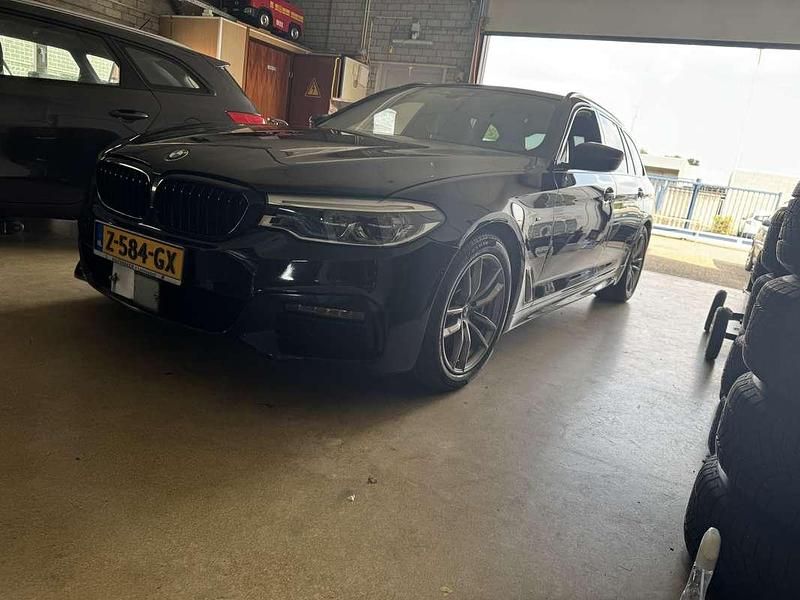 Zwart Gebruikt 2019 BMW 540 M Sport Stationwagen | € 23.999 (Super prijs) - Afbeelding 1/4
