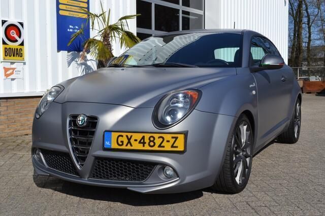 Grijs Gebruikt 2014 Alfa Romeo MiTo Quadrifoglio Verde Hatchback | € 8.950 (Iets duurder) - Afbeelding 1/4